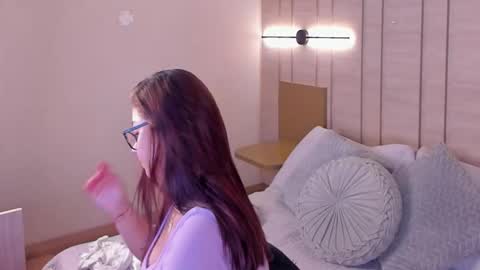 Snapshot of zoe_mhendez chatting on 4, 2, 2026 zoe_mhendez online show from 4, 2, 2026