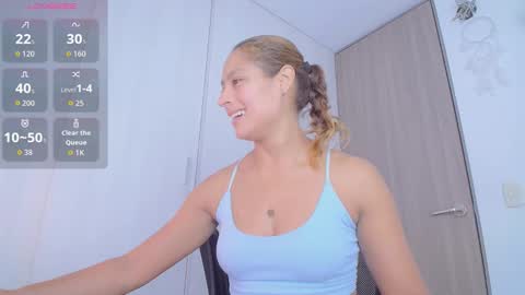 Snapshot of zoe_moon85 chatting on 15, 12, 2025 zoe online show from 15, 12, 2025