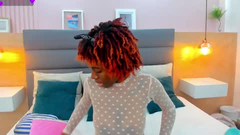 Zoe Novakk  online show from 1, 10, 2025