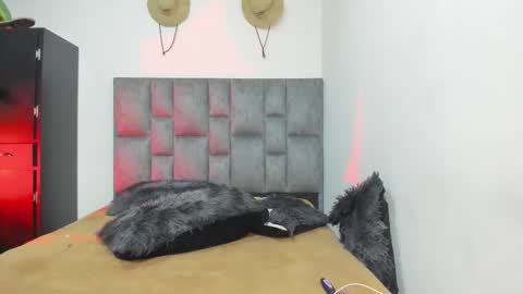 Snapshot of zoe_painn chatting on 17, 9, 2025 She Zoe He Painn online show from 17, 9, 2025