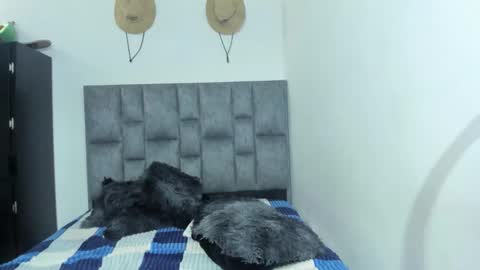 Snapshot of zoe_painn chatting on 17, 10, 2025 She Zoe He Painn online show from 17, 10, 2025