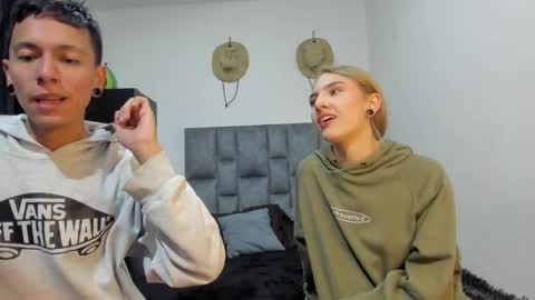 Snapshot of zoe_painn chatting on 24, 10, 2025 She Zoe He Painn online show from 24, 10, 2025