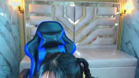 Zoe  online show from 3, 10, 2025