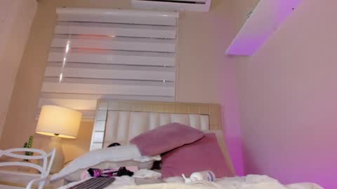 Hi guys i am Zoe  online show from 7, 2, 2025