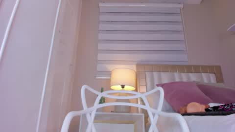 Hi guys i am Zoe  online show from 16, 2, 2025