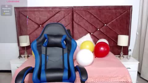 Snapshot of zoe_sweet050 chatting on 17, 11, 2025 zoe_sweet050 online show from 17, 11, 2025