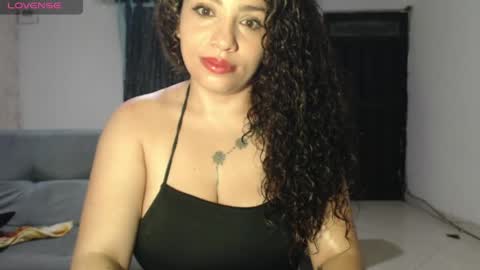 Snapshot of zoe_tai chatting on 9, 5, 2026 zoe tai online show from 9, 5, 2026