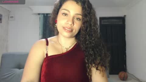 Snapshot of zoe_tai chatting on 10, 5, 2026 zoe tai online show from 10, 5, 2026