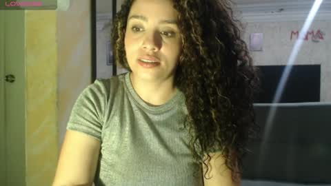 Snapshot of zoe_tai chatting on 3, 6, 2026 zoe tai online show from 3, 6, 2026