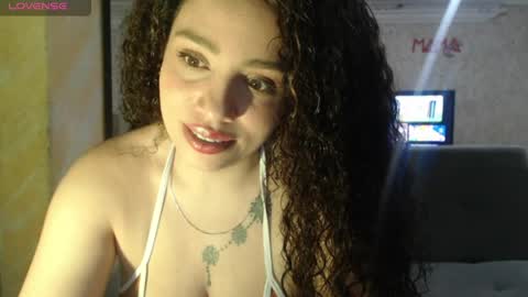 Snapshot of zoe_tai chatting on 4, 6, 2026 zoe tai online show from 4, 6, 2026