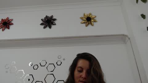 Snapshot of zoe_velvet chatting on 26, 10, 2025 Carolina online show from 26, 10, 2025