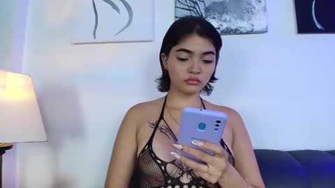 Snapshot of zoe_wang chatting on 18, 9, 2025 Zoe online show from 18, 9, 2025