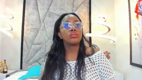 Snapshot of zoebrowns chatting on 8, 7, 2026 Zoe online show from 8, 7, 2026