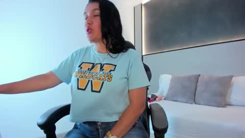 zoee_zi online show from 25, 10, 2025