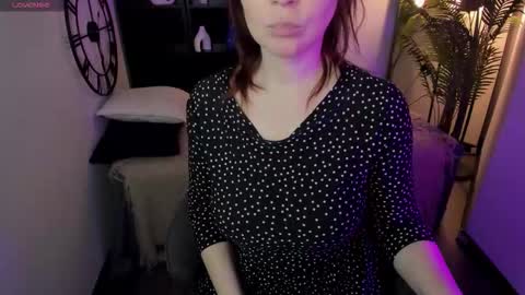 Snapshot of zoeeast chatting on 20, 11, 2025 Zoe online show from 20, 11, 2025