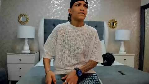 Zoe Krug online show from 22, 9, 2025