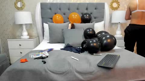 Zoe Krug online show from 14, 10, 2025