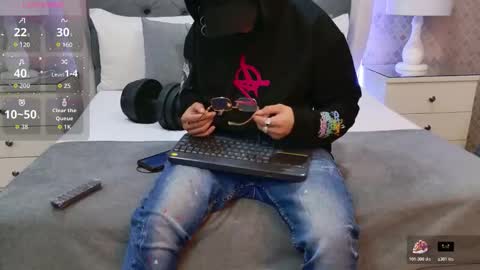 Zoe Krug online show from 22, 12, 2025