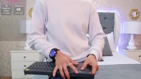 Zoe Krug online show from 6, 1, 2026