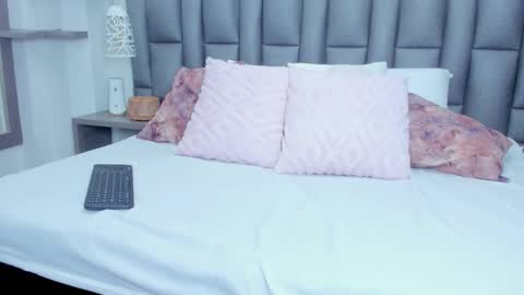 Zoe Krug online show from 18, 2, 2026