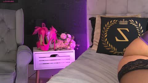 Snapshot of zoemesmerizee chatting on 30, 12, 2024 ZoeMesmerize online show from 30, 12, 2024