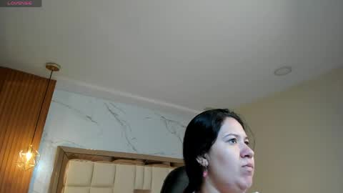 Snapshot of zoes_mile chatting on 5, 5, 2026 Zoes online show from 5, 5, 2026