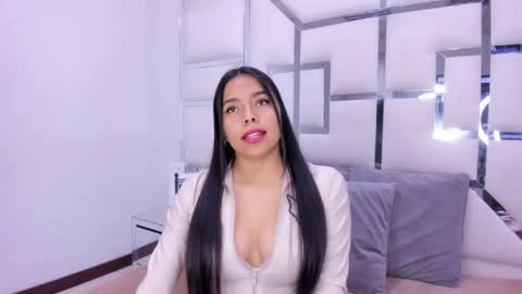 ZoeSwam online show from 1, 2, 2025