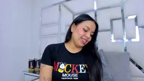 ZoeSwam online show from 2, 12, 2025