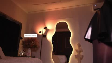 zoevidal_ online show from 14, 5, 2026