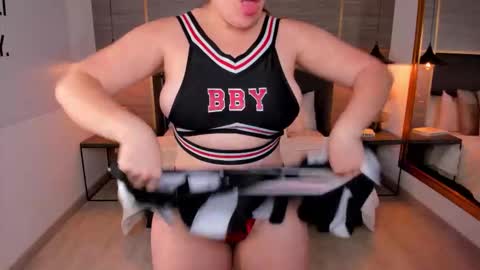 Snapshot of zoevold chatting on 8, 2, 2026 ZOE online show from 8, 2, 2026