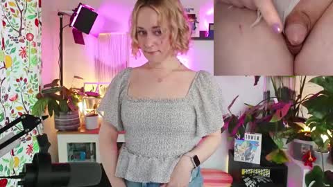 Zoey Ryan online show from 15, 11, 2025