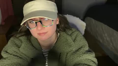 Snapshot of zombiemommmy chatting on 17, 1, 2025 rebecca buckler online show from 17, 1, 2025