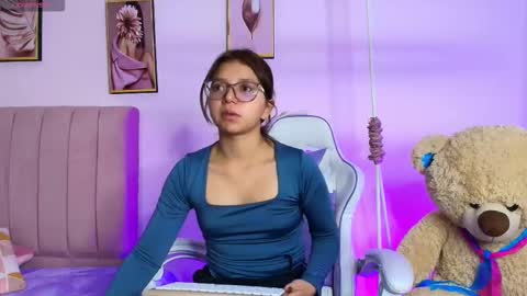 Snapshot of zoow_bluussh chatting on 17, 2, 2026 Zoe online show from 17, 2, 2026