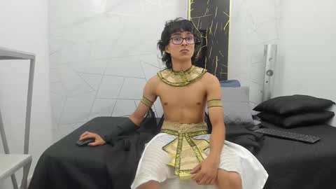     online show from 21, 10, 2025