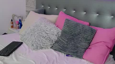 zurisaint online show from 12, 1, 2026