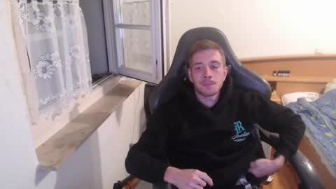 Zuzmoe online show from 6, 11, 2025