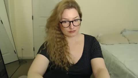 Snapshot of zuzuclaire chatting on 1, 5, 2026 Carly online show from 1, 5, 2026