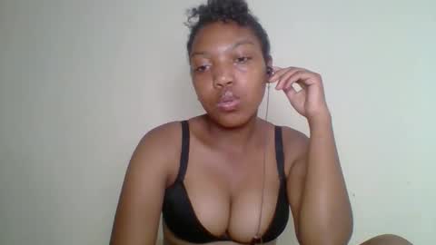 Snapshot of zyraelle_01 chatting on 3, 5, 2026 zyraelle_01 online show from 3, 5, 2026