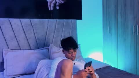 zyzz_1812 online show from 17, 10, 2025