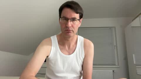 Snapshot of zzz123_cam chatting on 6, 4, 2026 zzz123_cam online show from 6, 4, 2026