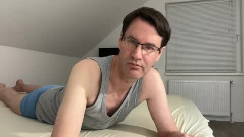 Snapshot of zzz123_cam chatting on 10, 4, 2026 zzz123_cam online show from 10, 4, 2026