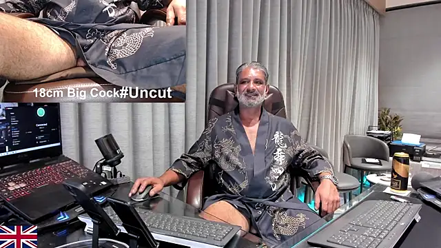 Snapshot of OnlineBossUK chatting on 24, 5, 2026 OnlineBossUK online show from 24, 5, 2026