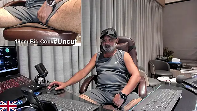 Snapshot of OnlineBossUK chatting on 13, 6, 2026 OnlineBossUK online show from 13, 6, 2026