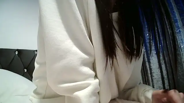 Snapshot of AaliyahLux chatting on 30, 11, 2025 AaliyahLux online show from 30, 11, 2025