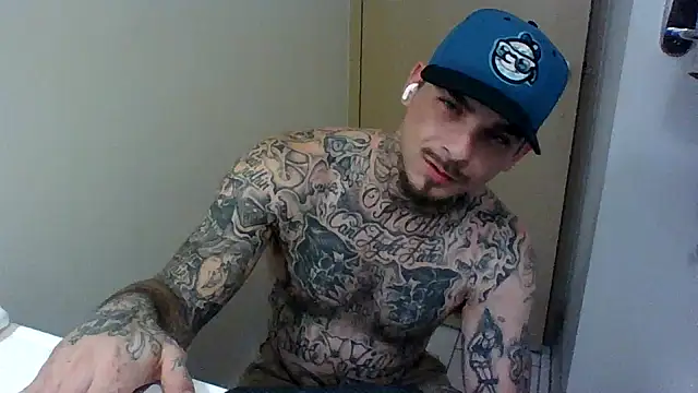 Snapshot of DADDY_KANE8--- chatting on 7, 1, 2025 DADDY KANE8--- online show from 7, 1, 2025