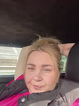 Snapshot of SabrinaBacker chatting on 14, 3, 2025 SabrinaBacker online show from 14, 3, 2025