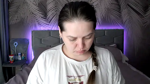 uliastar online show from 19, 3, 2025