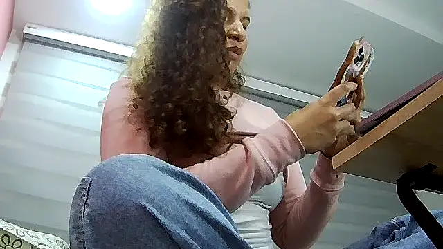 gatubelahot online show from 15, 11, 2025