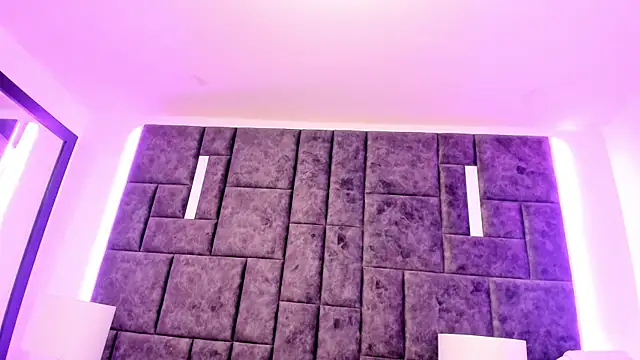 Snapshot of Petit-Rosse chatting on 23, 1, 2025 Petit-Rosse online show from 23, 1, 2025