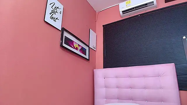 kinkylittlegirll online show from 12, 12, 2024